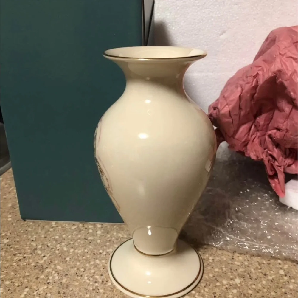 Lenox Angel Porcelain Vase “The Glorious Angel Vase” Vtg. 1997 USA
